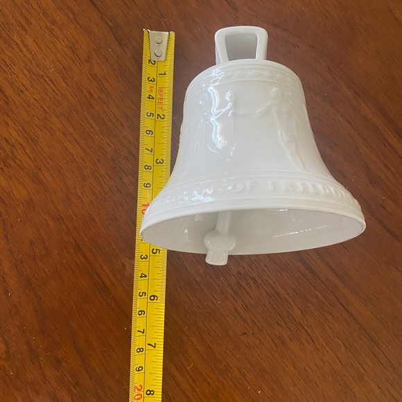 KPM Freiheitsglocke 1950 Freedom Bell White Porcelain Berlin Germany - Picture 14 of 15